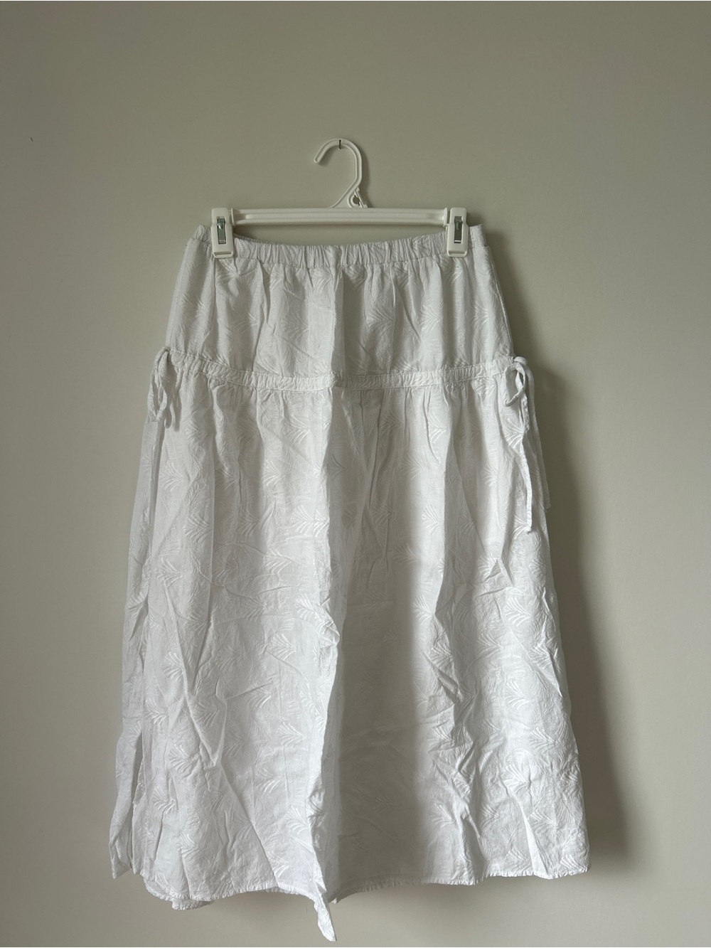 Women's White Tiered Midi Skirt with Side Drawstring